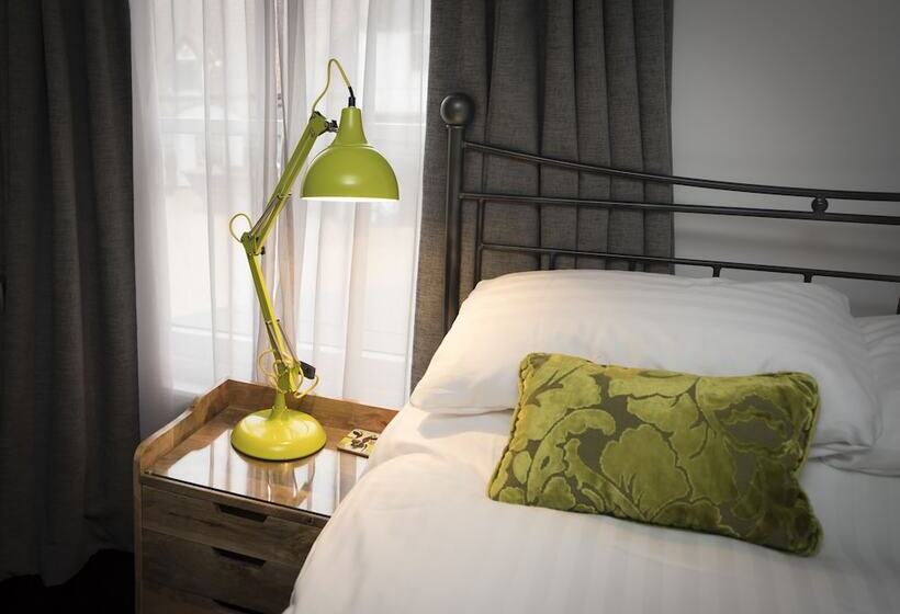 旅馆 The Bull Inn