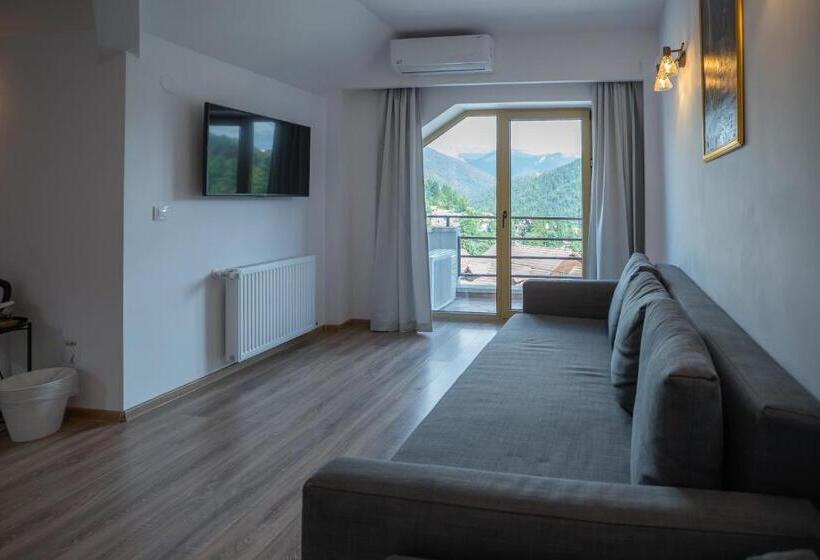 پانسیون Opus View