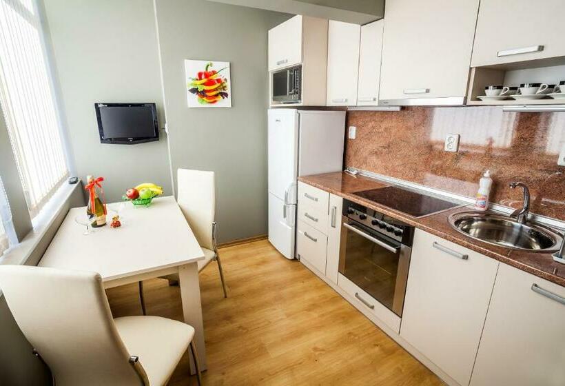 פנסיון Panorama Top Floor Rooms In Hotel Tundzha