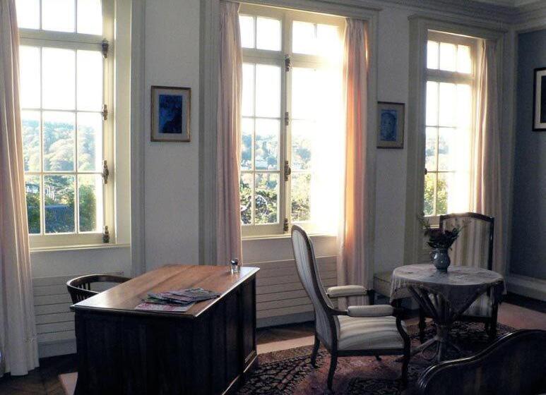 تختخواب و صبحانه Chambres D'hôtes Les Charmettes