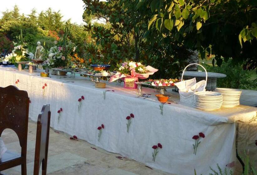 تختخواب و صبحانه Mas De La Montille