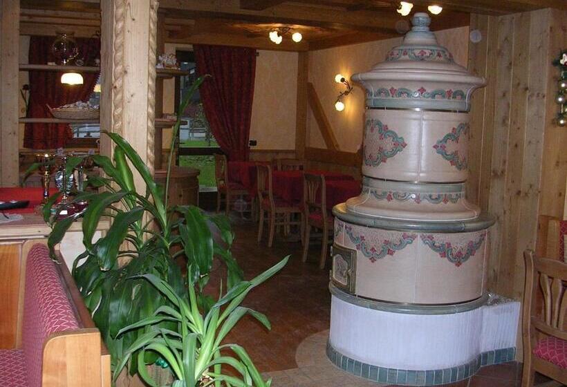 فندق Albergo Garni Martina