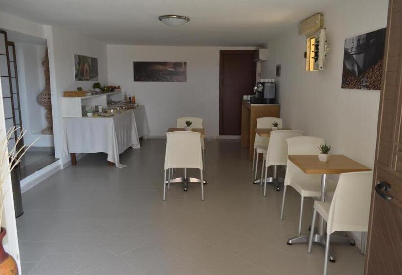 Le Anfore Hotel   Lampedusa