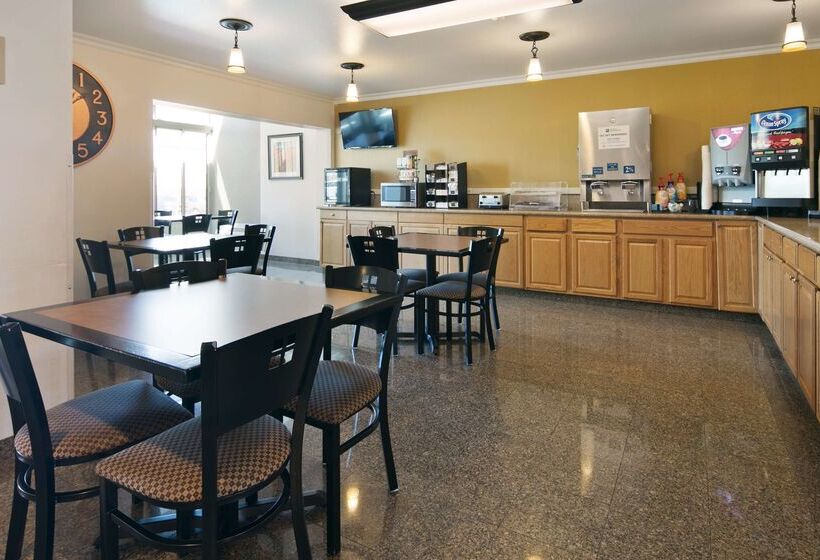 Отель Best Western Chieftain Inn