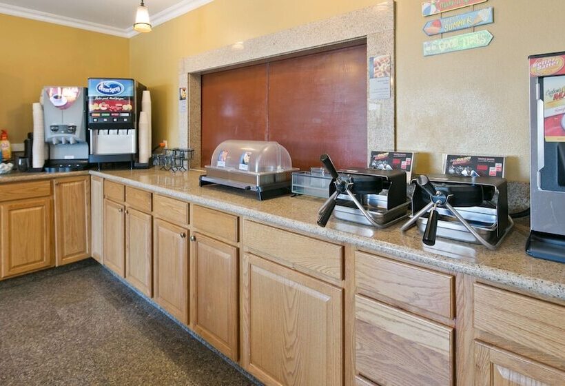 Отель Best Western Chieftain Inn