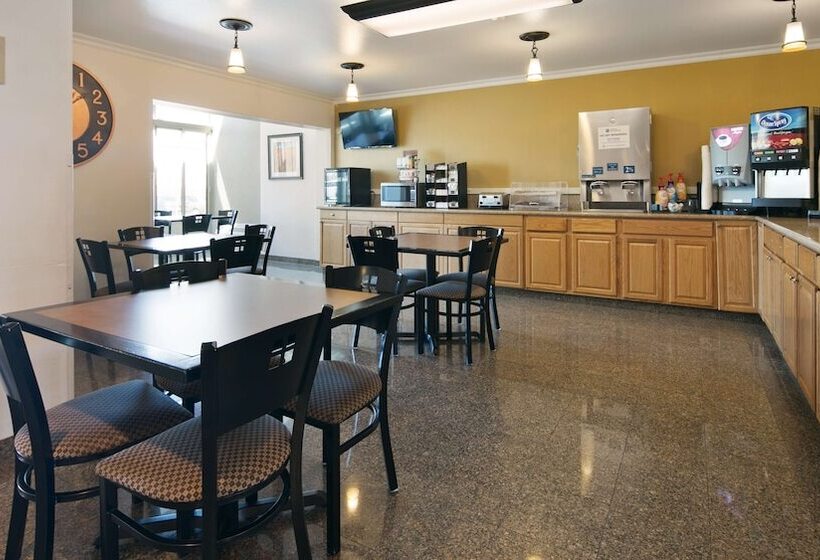 Отель Best Western Chieftain Inn