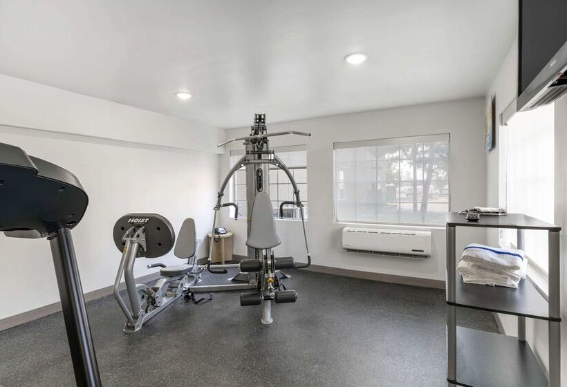 هتل Comfort Inn & Suites Louisville Airport Fair & Expo