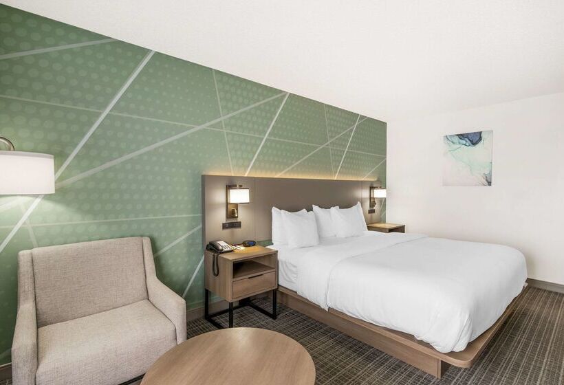 هتل Comfort Inn & Suites Louisville Airport Fair & Expo