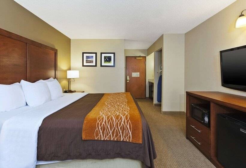 هتل Comfort Inn & Suites