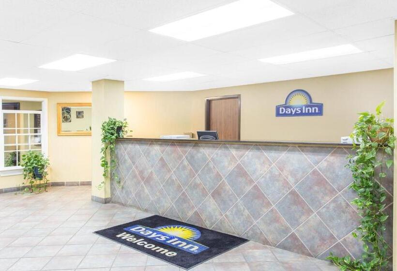 هتل Days Inn By Wyndham Phenix City Near Fort Moore