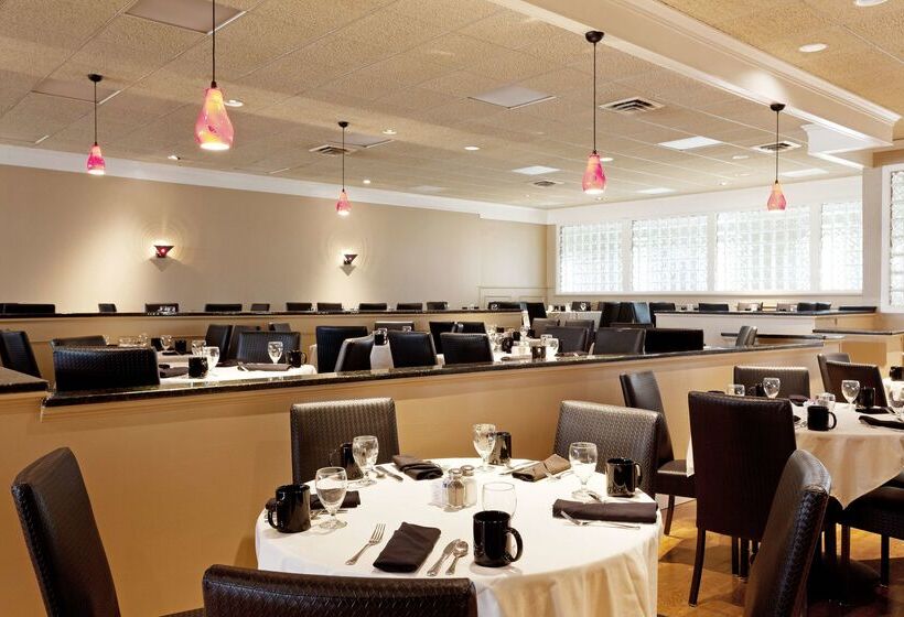 هتل Doubletree By Hilton Cape Cod Hyannis