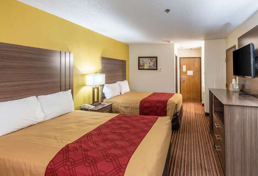 فندق Econo Lodge Inn & Suites