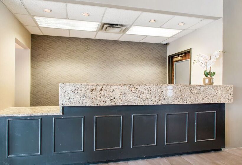 هتل Greenstay Inn & Suites Court View