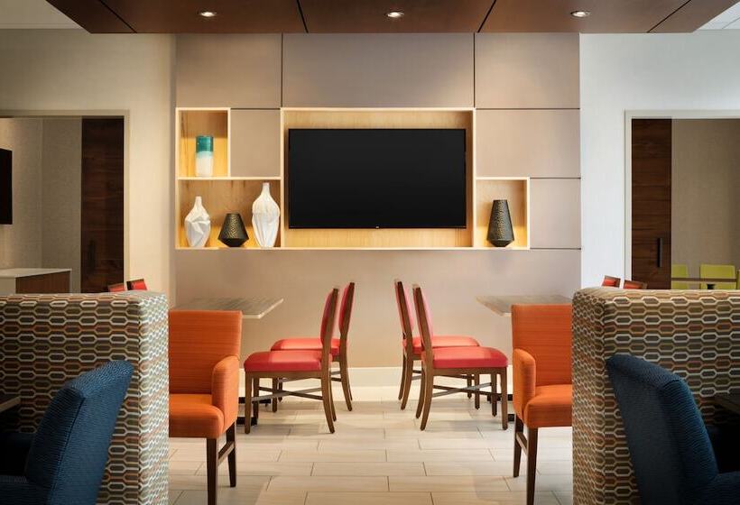 فندق Holiday Inn Express & Suites Locust Grove By Ihg