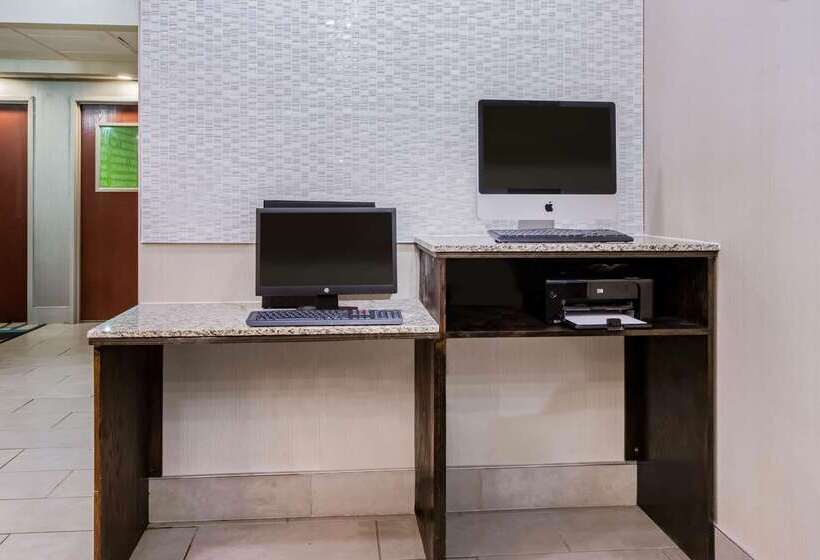 호텔 La Quinta Inn & Suites By Wyndham Fairborn Wright Patterson