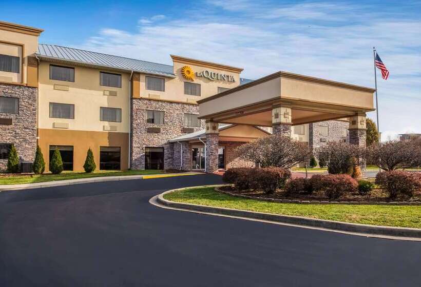 호텔 La Quinta Inn & Suites By Wyndham Fairborn Wright Patterson