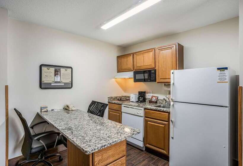 هتل Mainstay Suites Cedar Rapids North  Marion