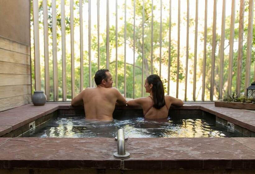 فندق Ojo Santa Fe Spa Resort