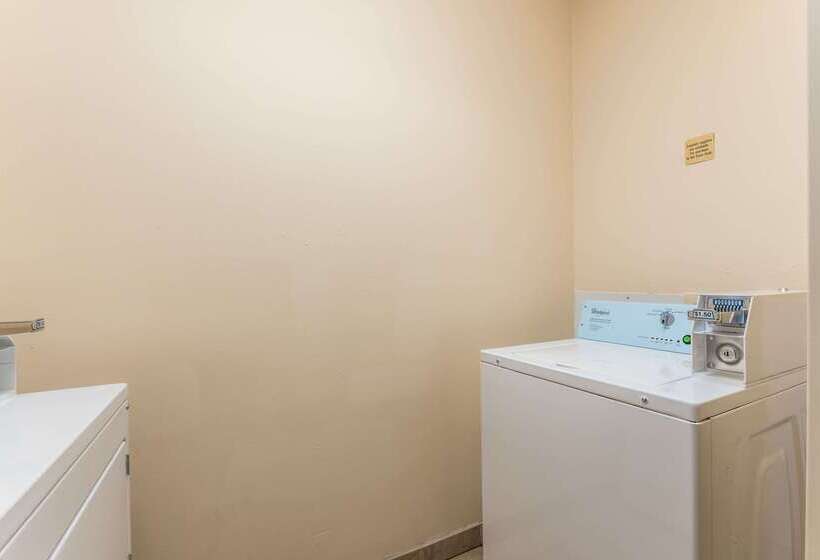 호텔 Quality Inn Huntersville Near Lake Norman