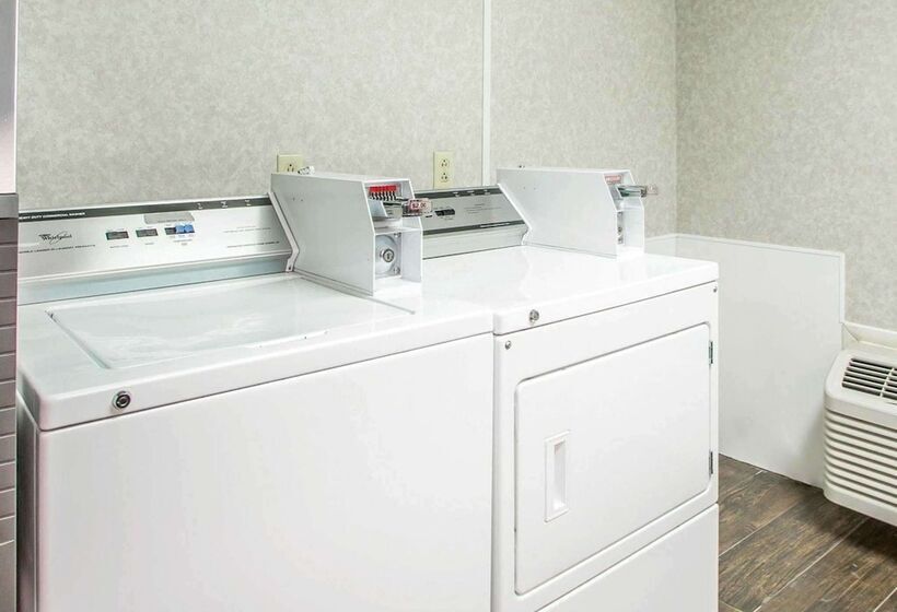 호텔 Quality Inn