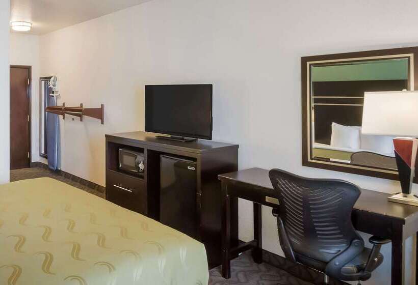 هتل Quality Inn & Suites Airport West