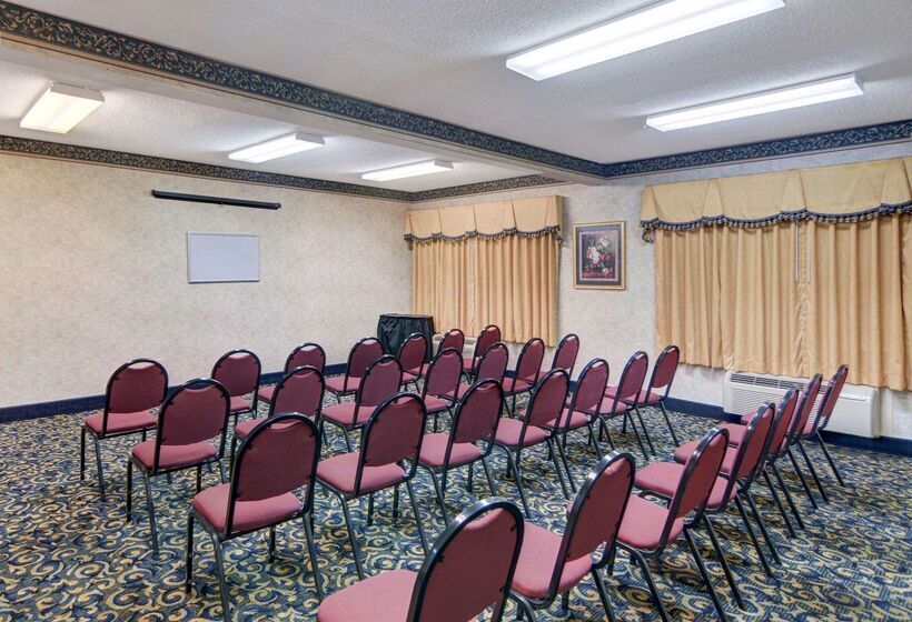 Отель Quality Inn & Suites