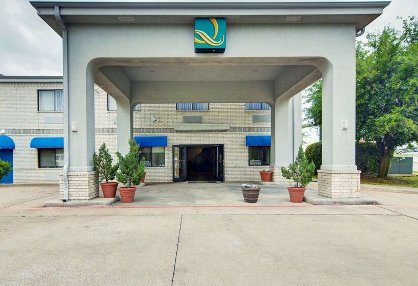 호텔 Quality Inn & Suites