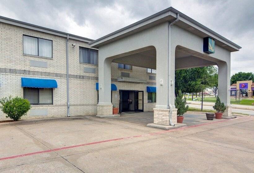 호텔 Quality Inn & Suites