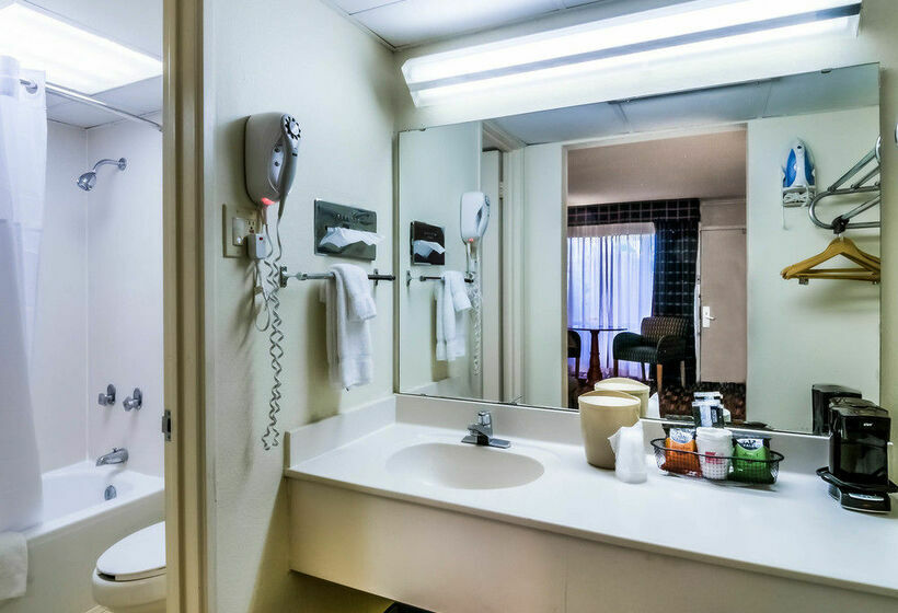 فندق Econo Lodge