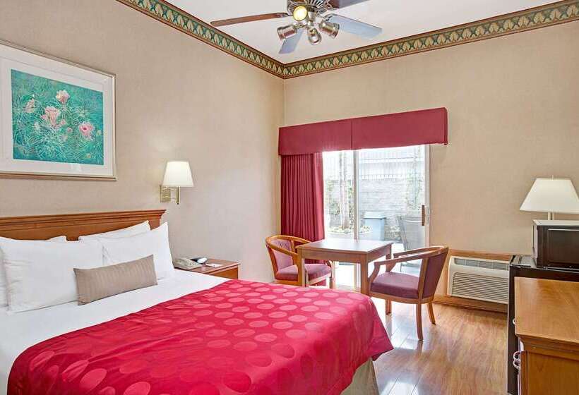 فندق Ramada By Wyndham Redondo Beach