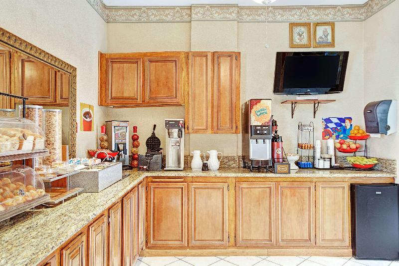 فندق Ramada By Wyndham Redondo Beach