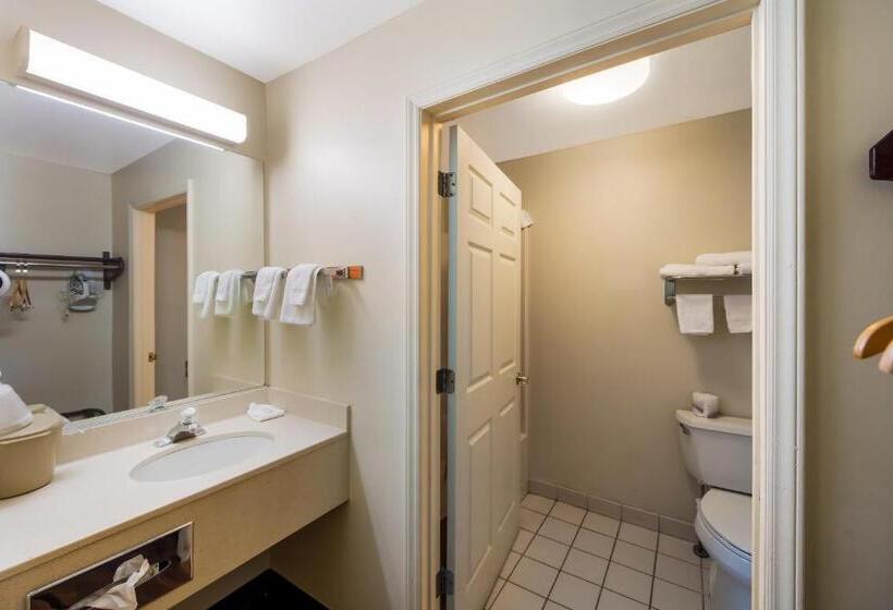 فندق Red Roof Inn Hendersonville