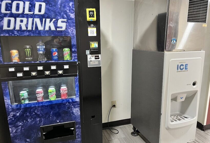 בית מלון כפרי Red Roof Inn & Suites Indianapolis Airport