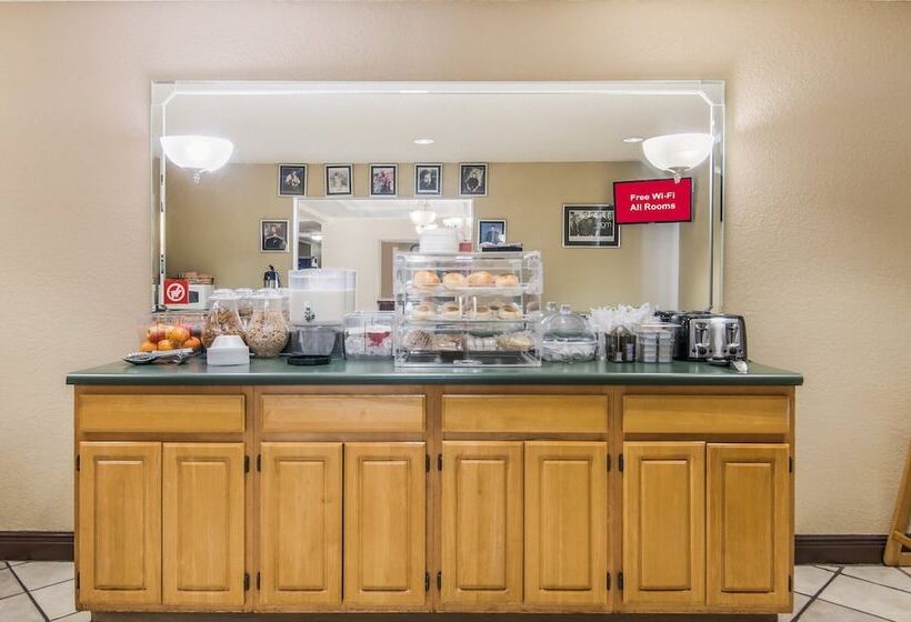 فندق Red Roof Inn & Suites Pensacola East   Milton