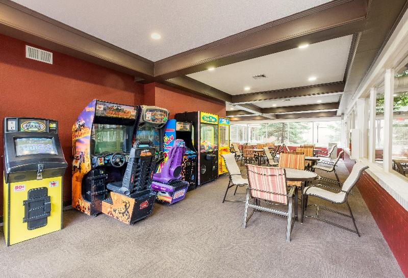 Отель Red Roof Inn Plus+ South Deerfield   Amherst