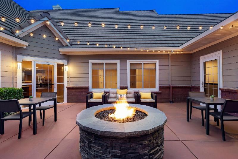 Отель Residence Inn By Marriott Vacaville