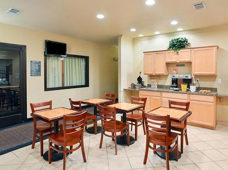 בית מלון כפרי Rodeway Inn Carrollton I 35e