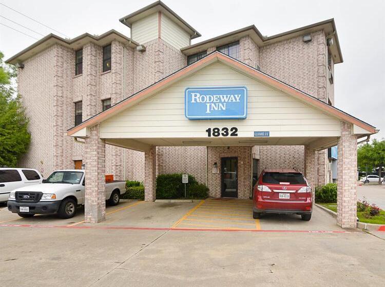 בית מלון כפרי Rodeway Inn Carrollton I 35e