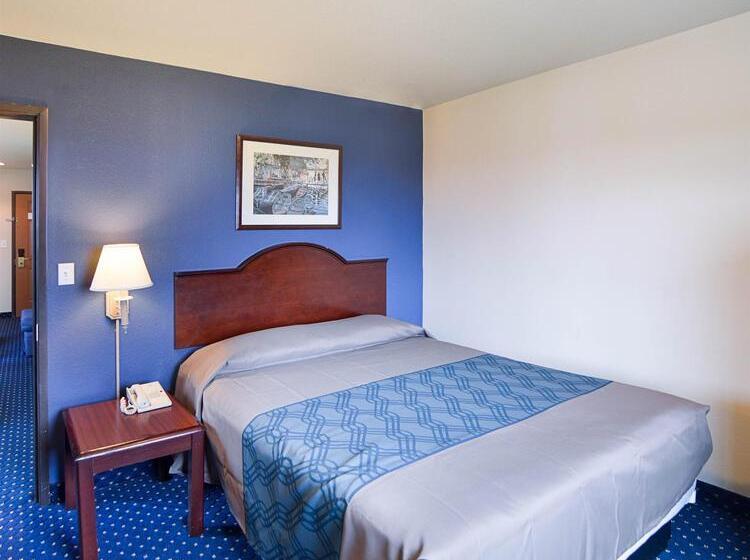 בית מלון כפרי Rodeway Inn Carrollton I 35e