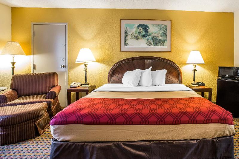 فندق Rodeway Inn & Suites