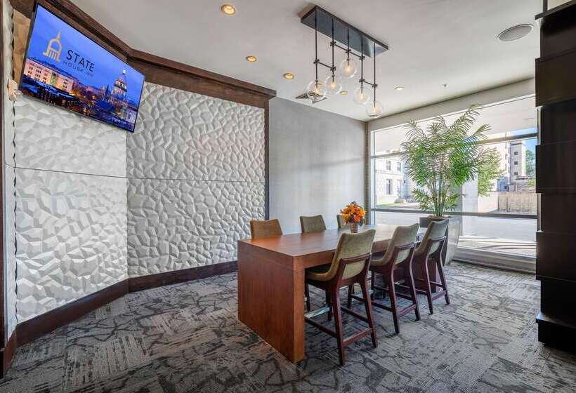 هتل State House Inn