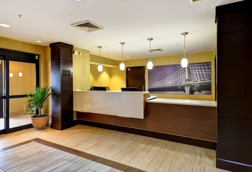 هتل Staybridge Suites Grand Rapids Kentwood, An Ihg