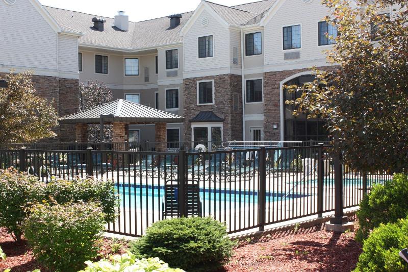هتل Staybridge Suites Grand Rapids Kentwood, An Ihg