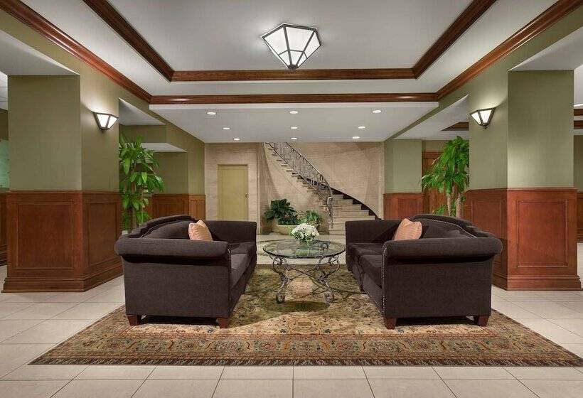 هتل The Royal Sonesta Chase Park Plaza St. Louis