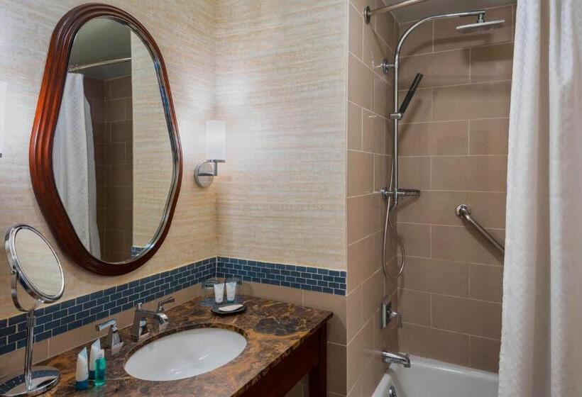 هتل The Westin Mount Laurel