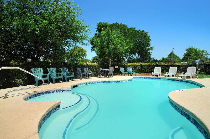 Microtel Inn & Suites By Wyndham Arlington/dallas Area