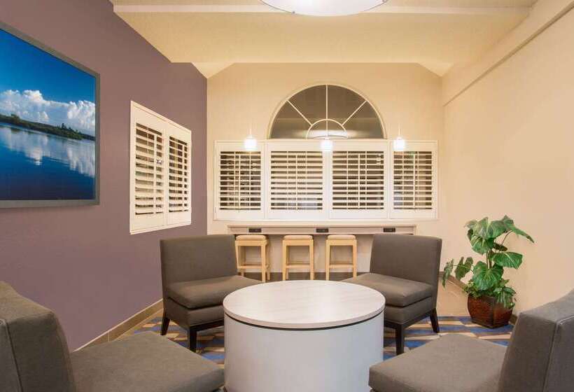 Microtel Inn & Suites By Wyndham Leesburg/mt Dora