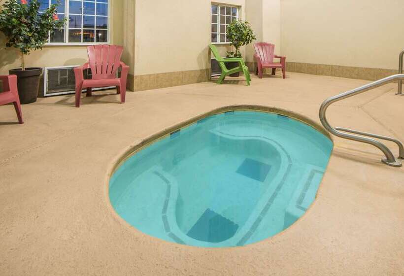 Microtel Inn And Suites By Wyndham Miami Ok
