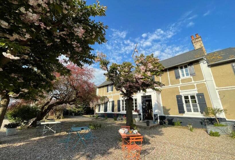 住宿加早餐  Au Presbytère De Saigneville
