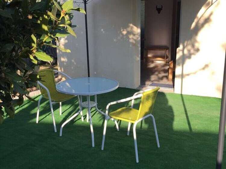 تختخواب و صبحانه La Chouette Villa